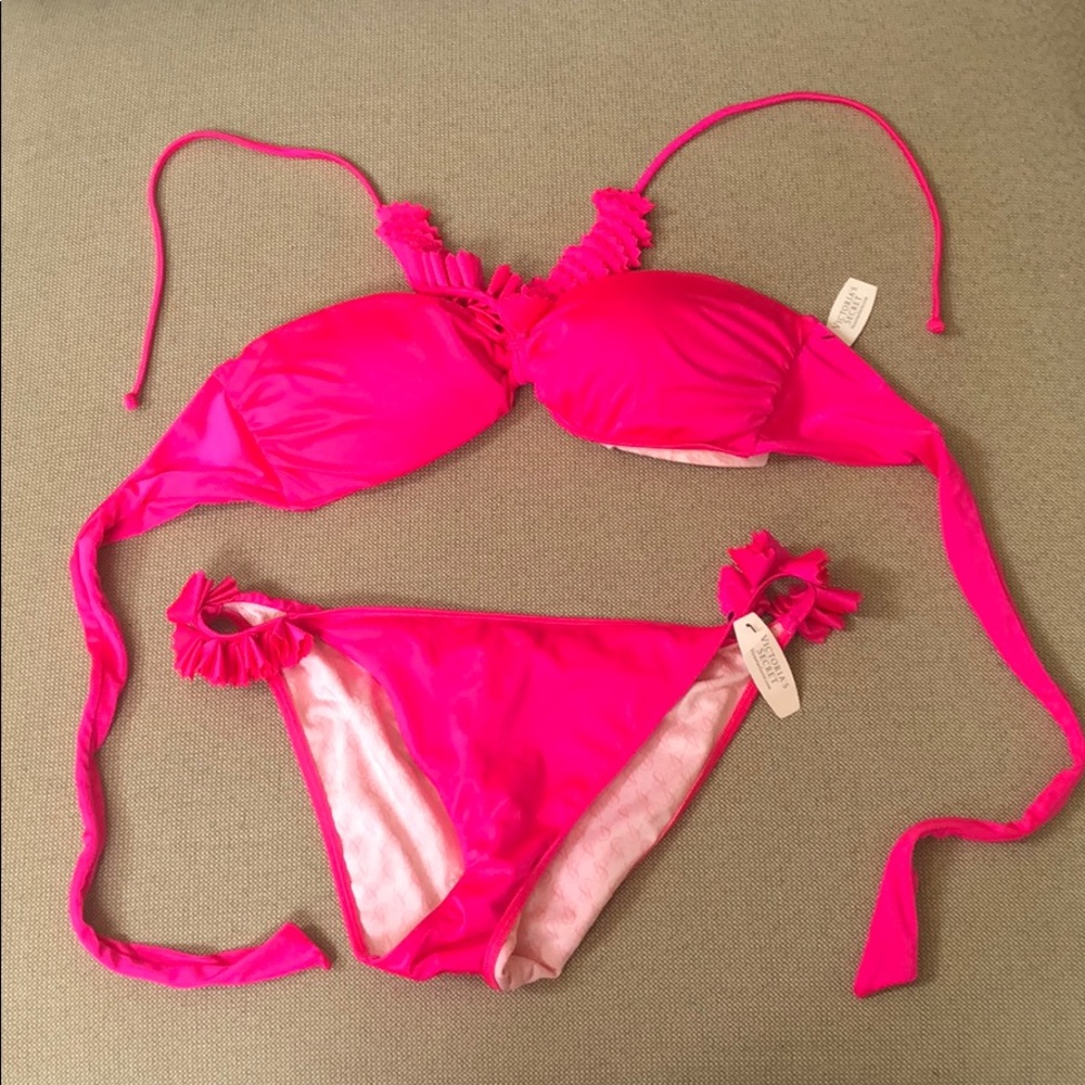Victoria’s Secret bikini